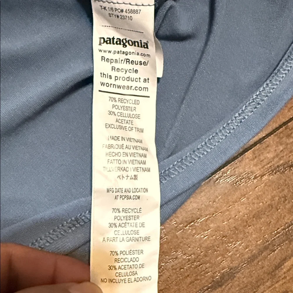Patagonia Men's Light Blue Crewneck Sweater